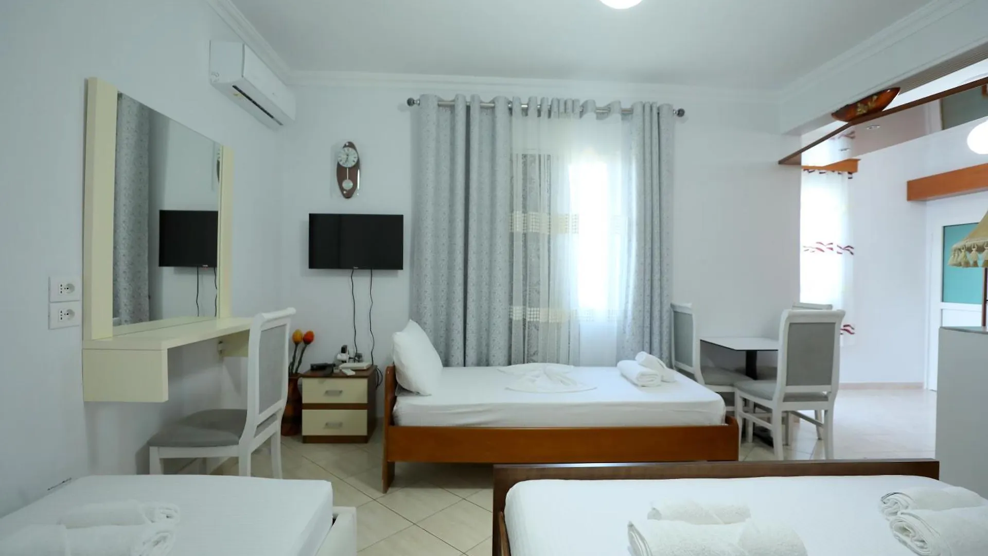 Villa Kevin'S Sarande 0*,
